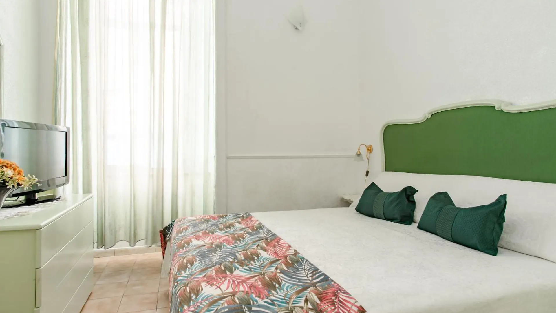 Residenza Falcone, 36 Apartment Naples Italy